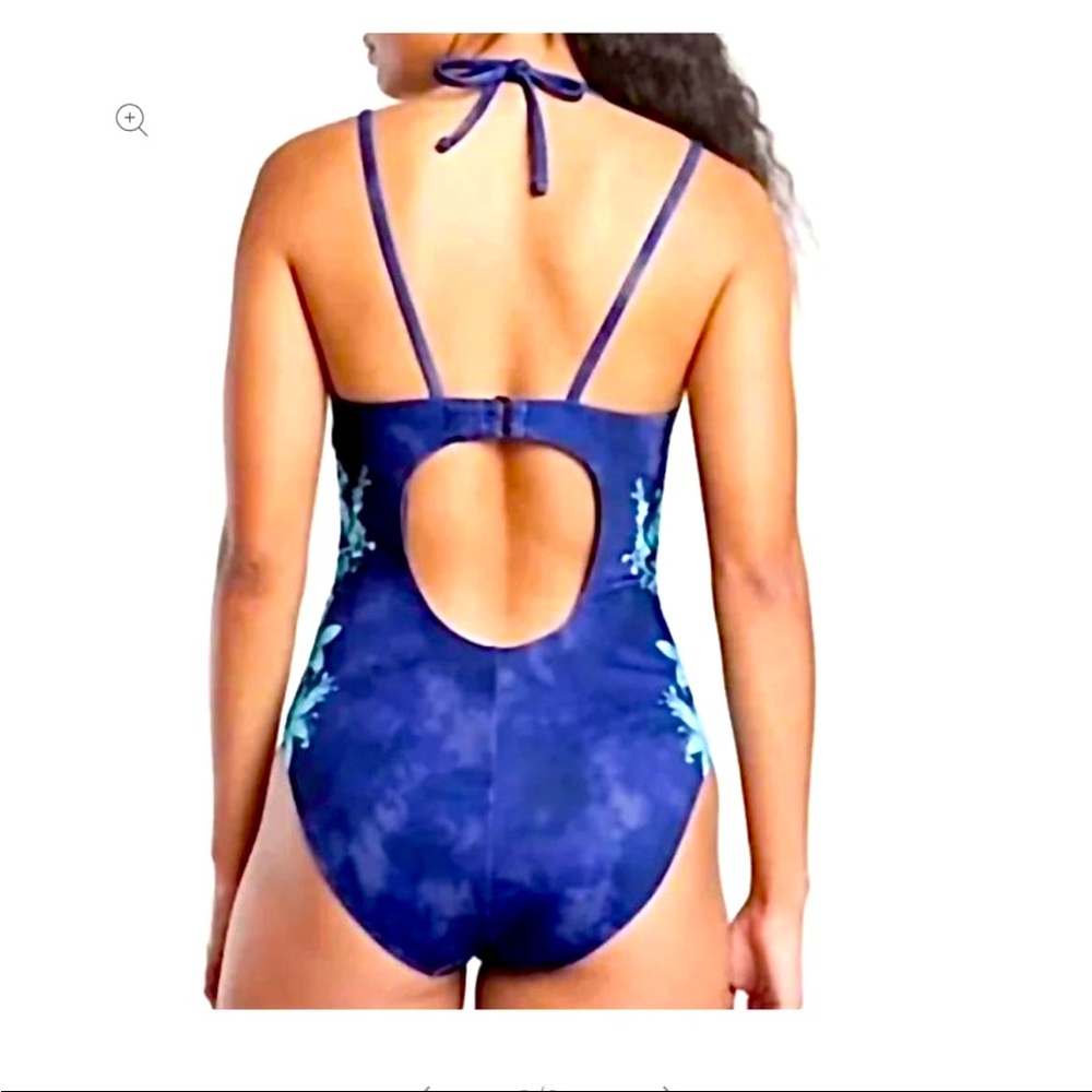 Athleta NWT Keyhole Printed One Piece